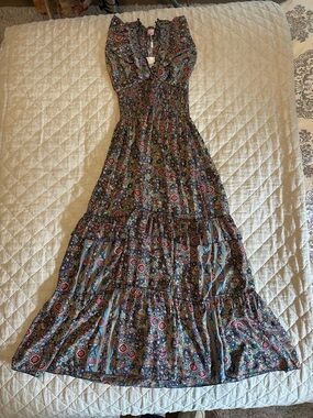 Beautiful Cienna Designs Magnolia Smocked Dress – brand new with tags!